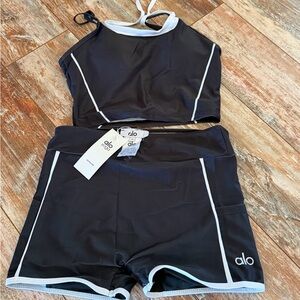 ALO Yoga Black and White Set